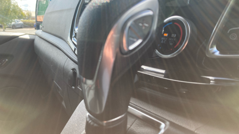 Ford Transit Custom 320 L1 Diesel Fwd 2.0 EcoBlue 170ps Low Roof D/Cab Limited Van Auto